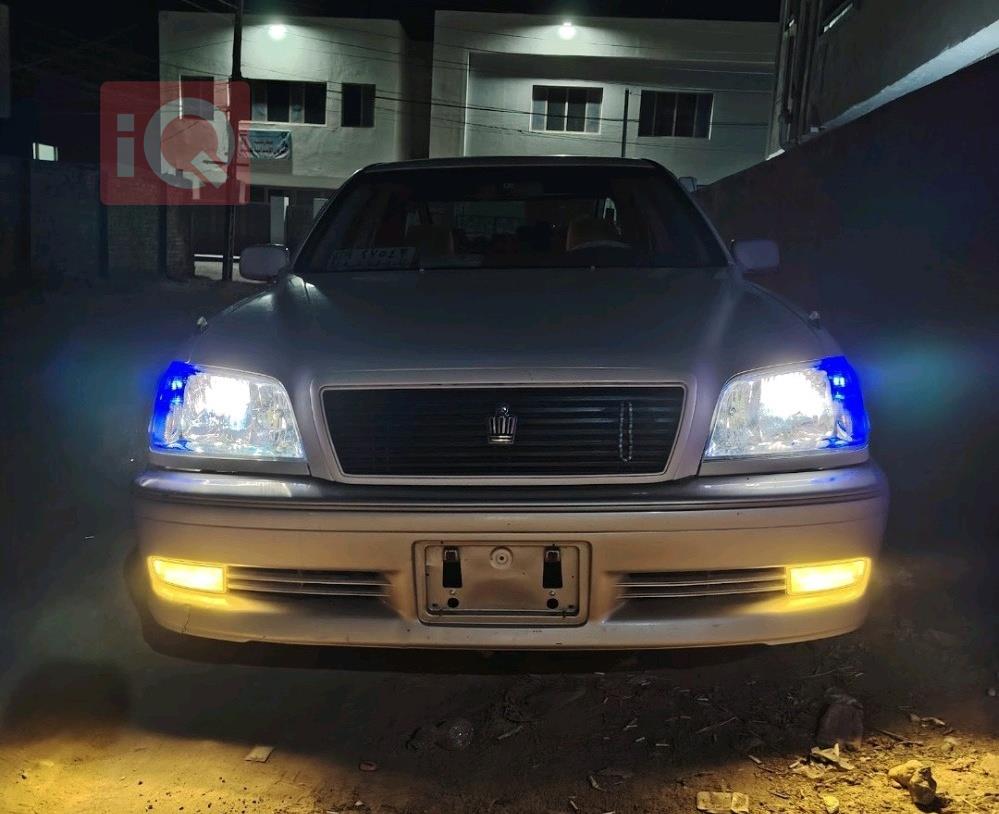 تۆیۆتا کراون